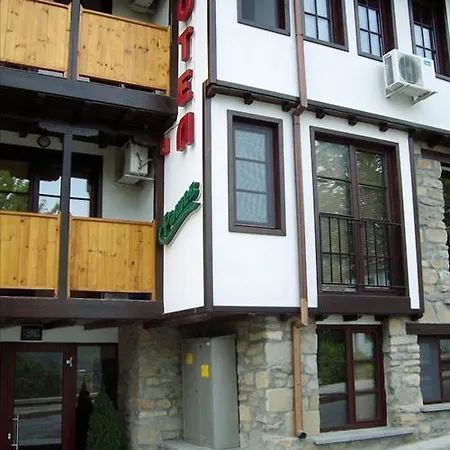 Hotel The Hill 2*